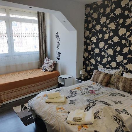 White Black Rooms ฮูเนโดอารา ภายนอก รูปภาพ
