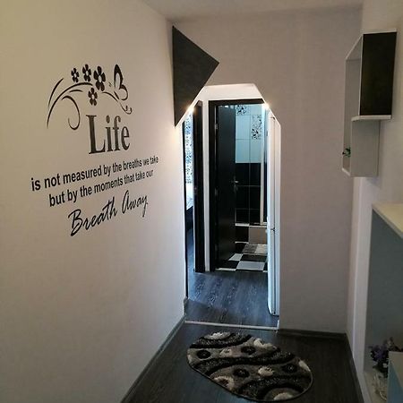 White Black Rooms ฮูเนโดอารา ภายนอก รูปภาพ