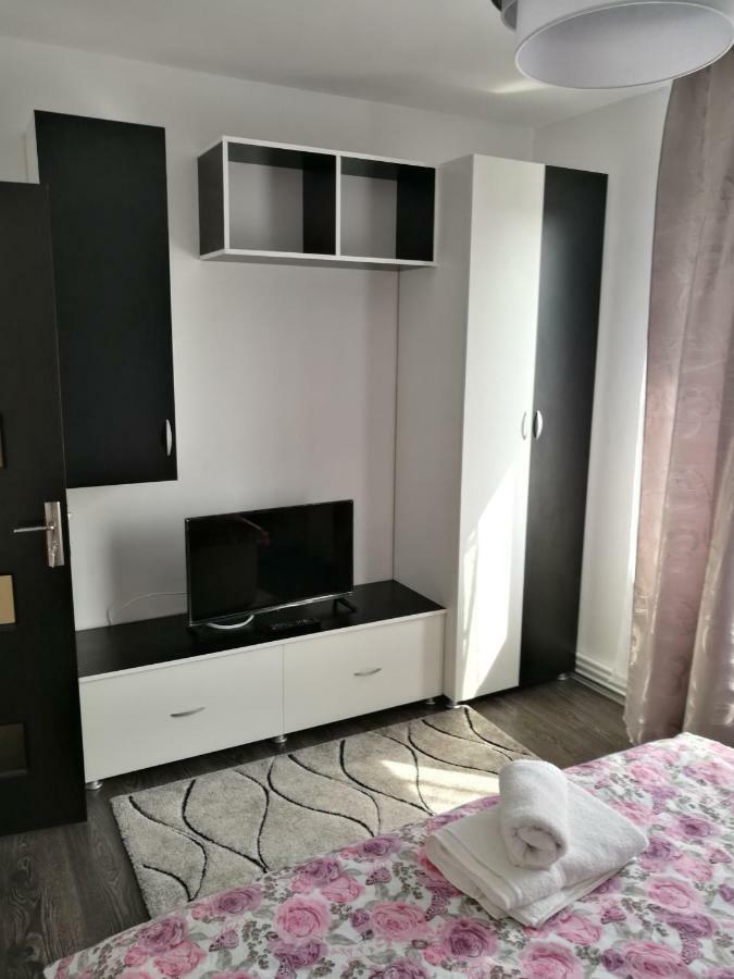 White Black Rooms ฮูเนโดอารา ภายนอก รูปภาพ