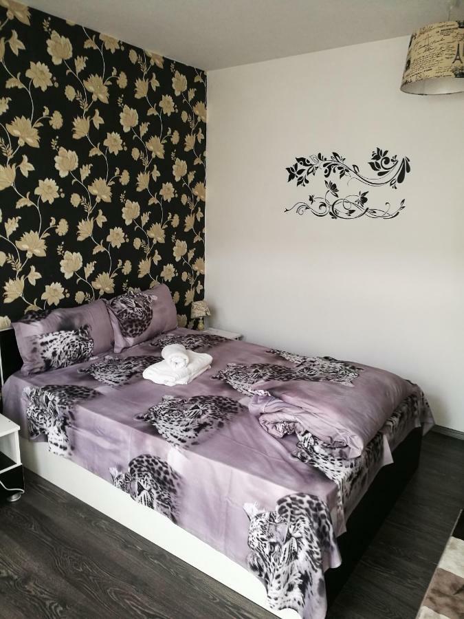 White Black Rooms ฮูเนโดอารา ภายนอก รูปภาพ
