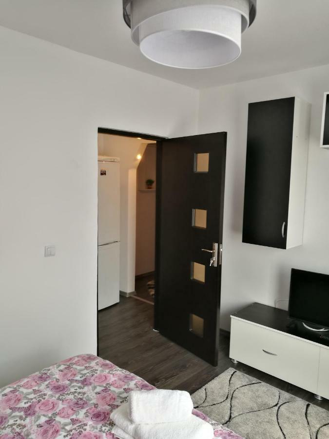 White Black Rooms ฮูเนโดอารา ภายนอก รูปภาพ